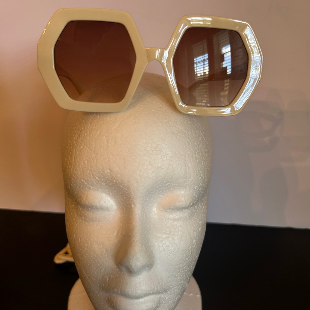 Hexagonal Cream Sunglasses With Chain - image 2